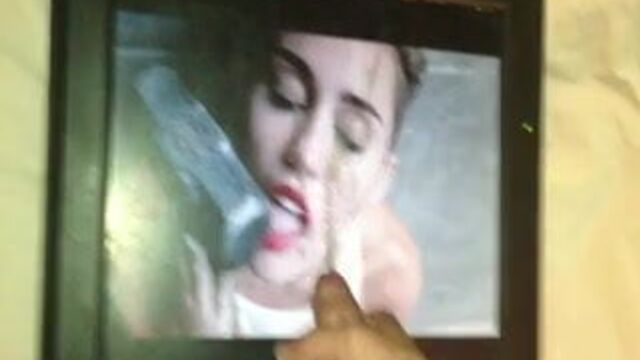 Miley Cyrus Nude In Wrecking Ball Uncensored Version