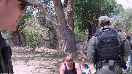 El soldado folló a una mujer