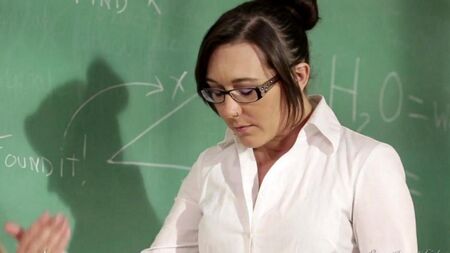Maestra lesbiana sedujo a un estudiante
