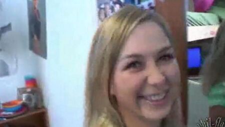 Papá instaló una cámara oculta en la habitación de su hija