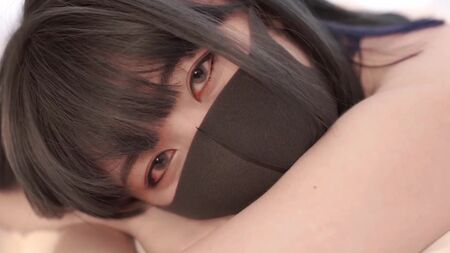 Sexo con una mujer japonesa en una máscara - miedo al coronavirus