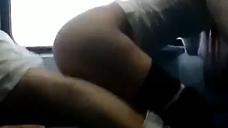 una portuguesa follando en el tren