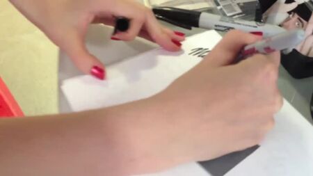 La señorita Hannah Minx para NOH8