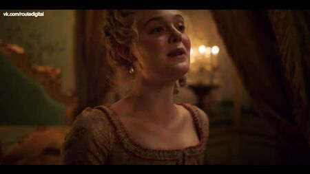 Elle Fanning, Charity Wakefield - The Great (2020) T1, ep. 2-4 en HD 1080p. ¿Desnudos? ¡Sexy! Ver online