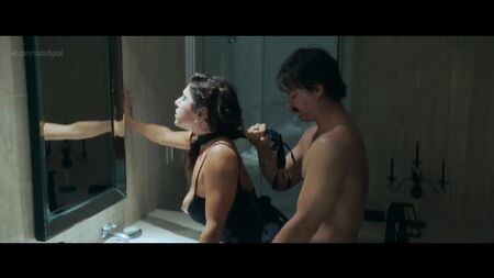Cristina Rosato desnuda - Mafia Inc (2019) HD 1080p Ver online / Cristina Rosato - Mafia