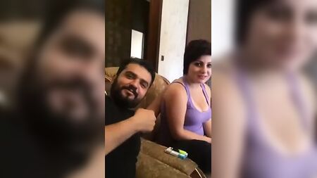 IRÁN: Una guapa prostituta bebiendo antes de tener sexo MA