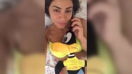 Serpil Cansız: espectáculo de glúteos con tanga en Periscope