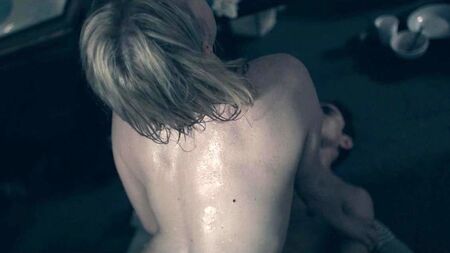 Elisabeth Moss y el sexo - El cuento de la criada - ScandalPlanetCom