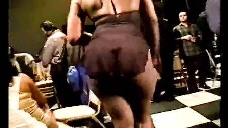 Fiesta de sexo con strippers de ébano II