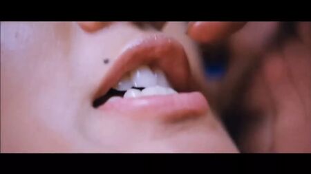 Escena de sexo ardiente de la actriz tamil Tapsee