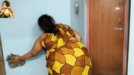 (La sirvienta tamil y el polvo salvaje con el hijo del dueño) Una sirvienta india follada por el hijo del dueño mientras barría la casa - Corrida en el culo enorme