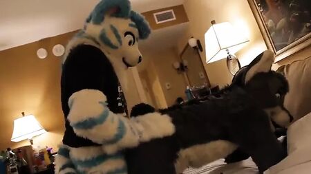 Una follada anal increíble con Murrsuit