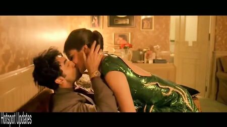 Anushka Sharma besa