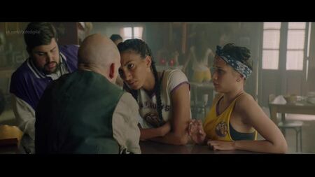 Camille Razat, Margot Dufrene, etc. - Girls with Balls (2018) ¿Desnudas? ¡Sexys! Camille Razat, Margot Dufrene - Chicas con pelotas