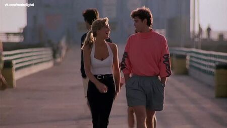 Courtney Thorne-Smith, Harley Jane Kozak - Side Out (1990) HD 1080p / Courtney Thorne-Smith, Harley Jane Kozak - Cambio de servicio