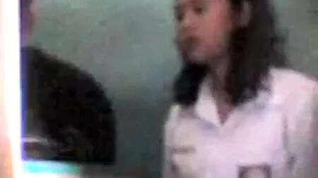Estudiantes de secundaria de Indonesia se dedican a actividades sexuales en un cibercafé