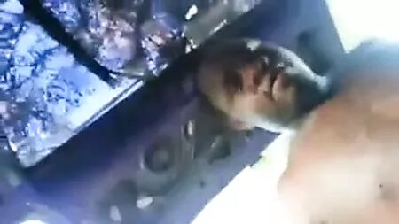 Una chica jamaicana a la que se la están follando con fuerza