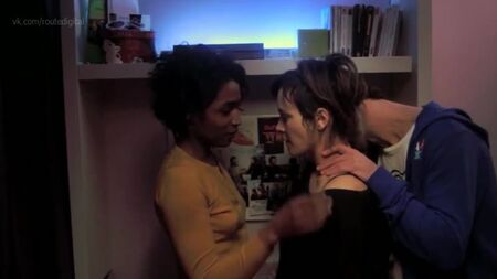 Sara Martins, Armelle Deutsch - Una idea en el aire (2014) HD 720p ¿Desnuda? ¡Sexy! Ver online