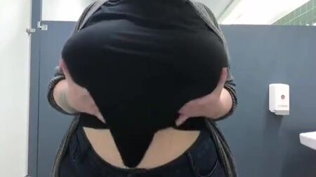Tetas blancas enormes