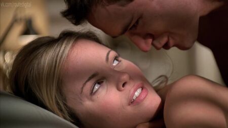 Chandra West desnuda - NYPD Blue, temporadas 10-11 (2003) HD 1080p Ver online