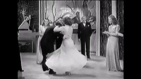 Shirley Temple interpreta el jitterbug en la película «Miss Annie Rooney» (1942)