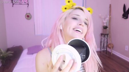 ASMR Cherry Crush: Sonidos bucales, mordiscos y lametones en la oreja (ASMR)