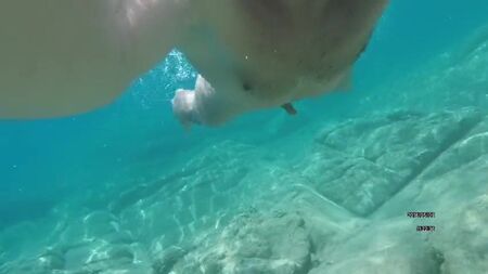 Bañarse desnudo en el mar. Muy erótico