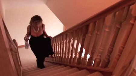 Lady Sonia, follada brutalmente con unas botas sexys