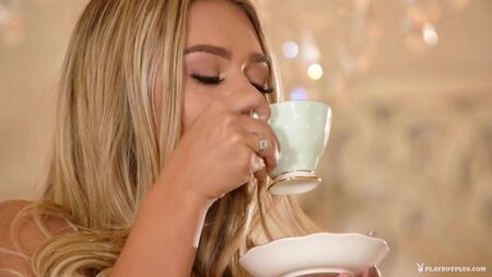 Tahlia Paris (High Time) [2017, en solitario, rubia, posando, porno, HD 1080p]