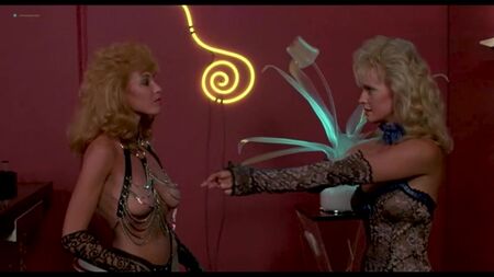 Shari Shattuck, Lisa London, etc. Desnudas - The Naked Cage (1986)