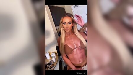 Carmella, también conocida como Leah Van Dale - Junio de 2021