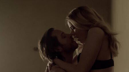 Amanda Schull – 12 Monkeys (2016) Temporada 2, episodio 12 HD 1080p ¿Desnuda? ¡Qué guapa! Ver online / Amanda Schull – 12 Monkeys