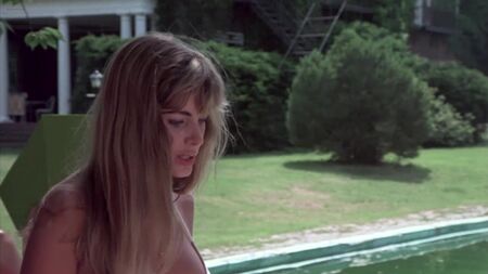 Eileen Davidson, Jodi Draigie desnudas - La casa de la calle de las hermandades (1983) HD 720p Blu-ray