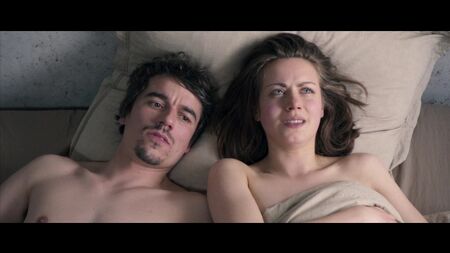 Alice Dwyer desnuda - Tres habitaciones/cocina/baño (2012) HD 720p / Alice Dwyer - 3 habitaciones/cocina/baño