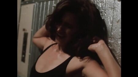 Karina Lombard desnuda - Footsteps (EE. UU.-Suecia, 1998)