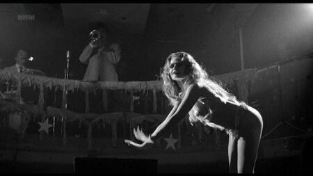 Valerie Perrine, Kathryn Witt desnuda - Lenny (EE. UU., 1974)