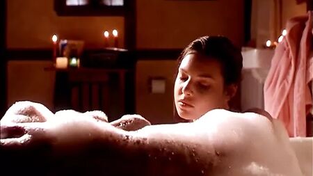 Katherine Heigl desnuda en «Bug Buster» en ScandalPlanet.Com