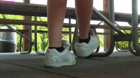 Avance del vídeo «Shoeplay» de las zapatillas de patinaje Jessi Roxy
