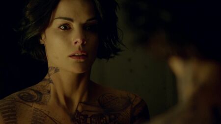Jaimie Alexander desnuda - Blindspot (2015) - T1E1 (1080p)