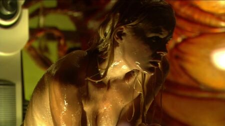 Helena Mattsson desnuda - Species: El despertar (2007) Ver en línea
