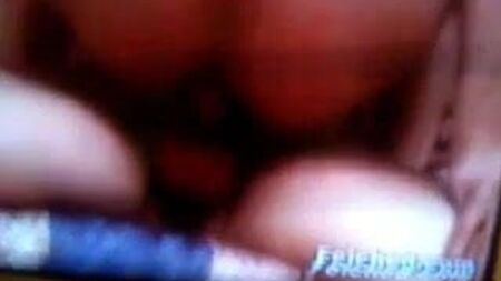 masturbarse viendo porno gay delante del ordenador