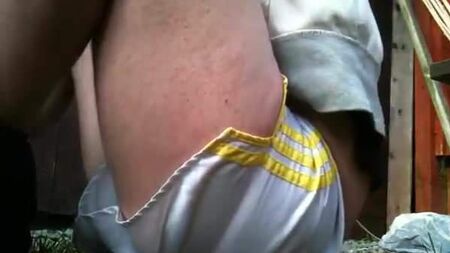 Pantalones cortos de fútbol, pajas y corridas