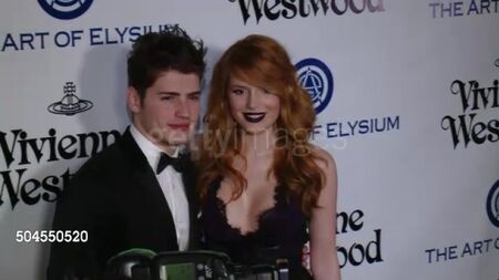 Bella Thorne y Gregg Sulkin en la novena gala anual «Heaven» de The Art of Elysium