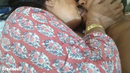 La madura Bhabhi se me folló (solo para mayores de 18 años)
