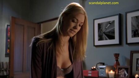 Las tetas de Yvonne Strahovski en la serie «Chuck» - ScandalPlanet.Com