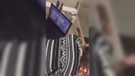 Se lo hace un estudiante de instituto que no se deja