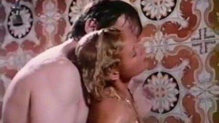 Dominique Saint Claire y Roger Caine en un gran clásico del porno