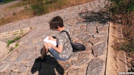 El chaval Albert pinta el retrato de un chico y le enseña su enorme polla - BigStr