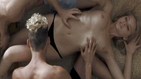 El culo y las tetas sensuales de Amber Heard