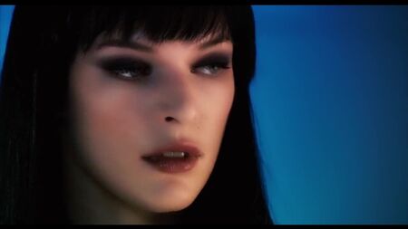 Milla Jovovich desnuda en «Ultraviolet»